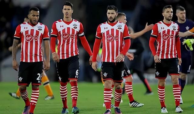 南安普顿力争逆袭西汉姆,实力对决谁能称霸? 南安普顿力争逆袭西汉姆,实力对决谁能称霸?