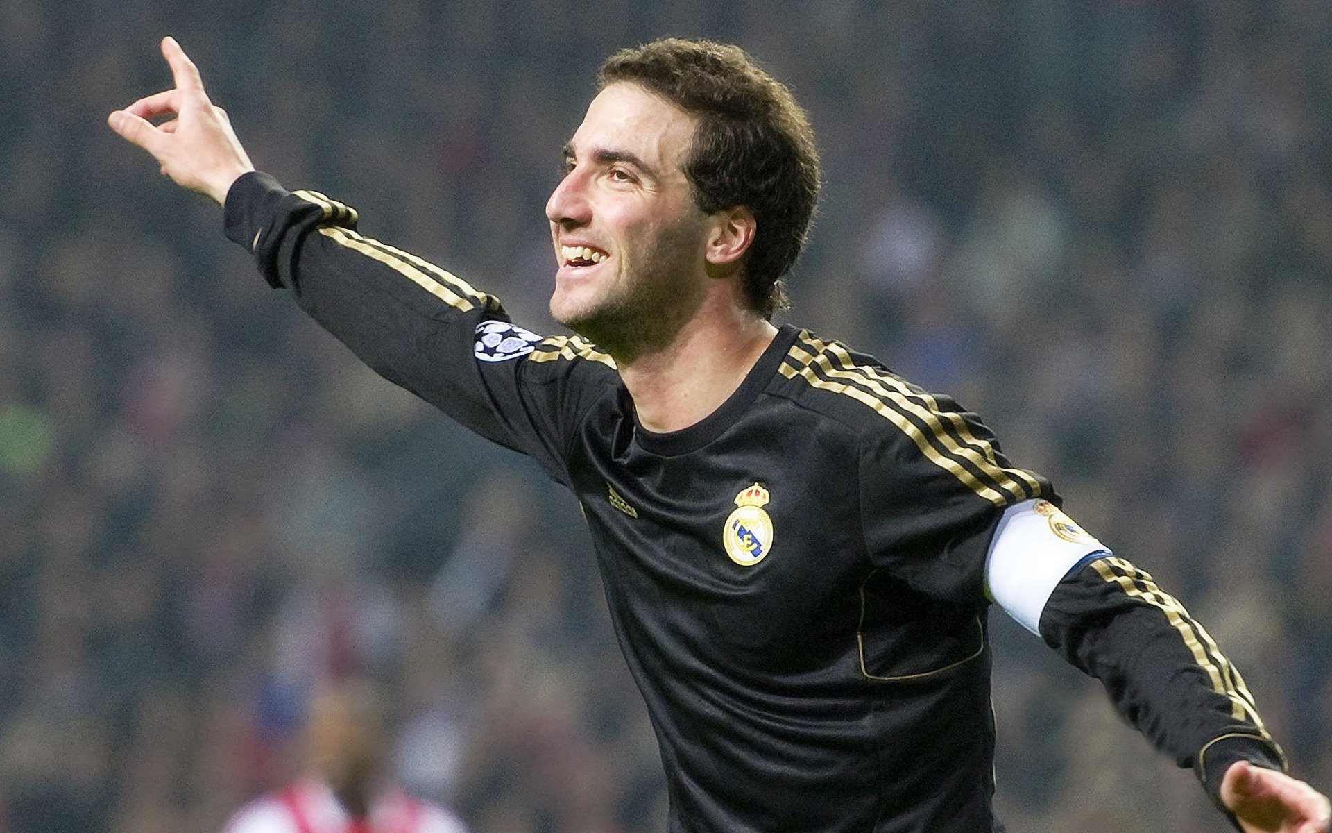 本泽马独挑大梁，巴西锋线群星黯然失色—瑞士铁壁难挡法国核心光芒